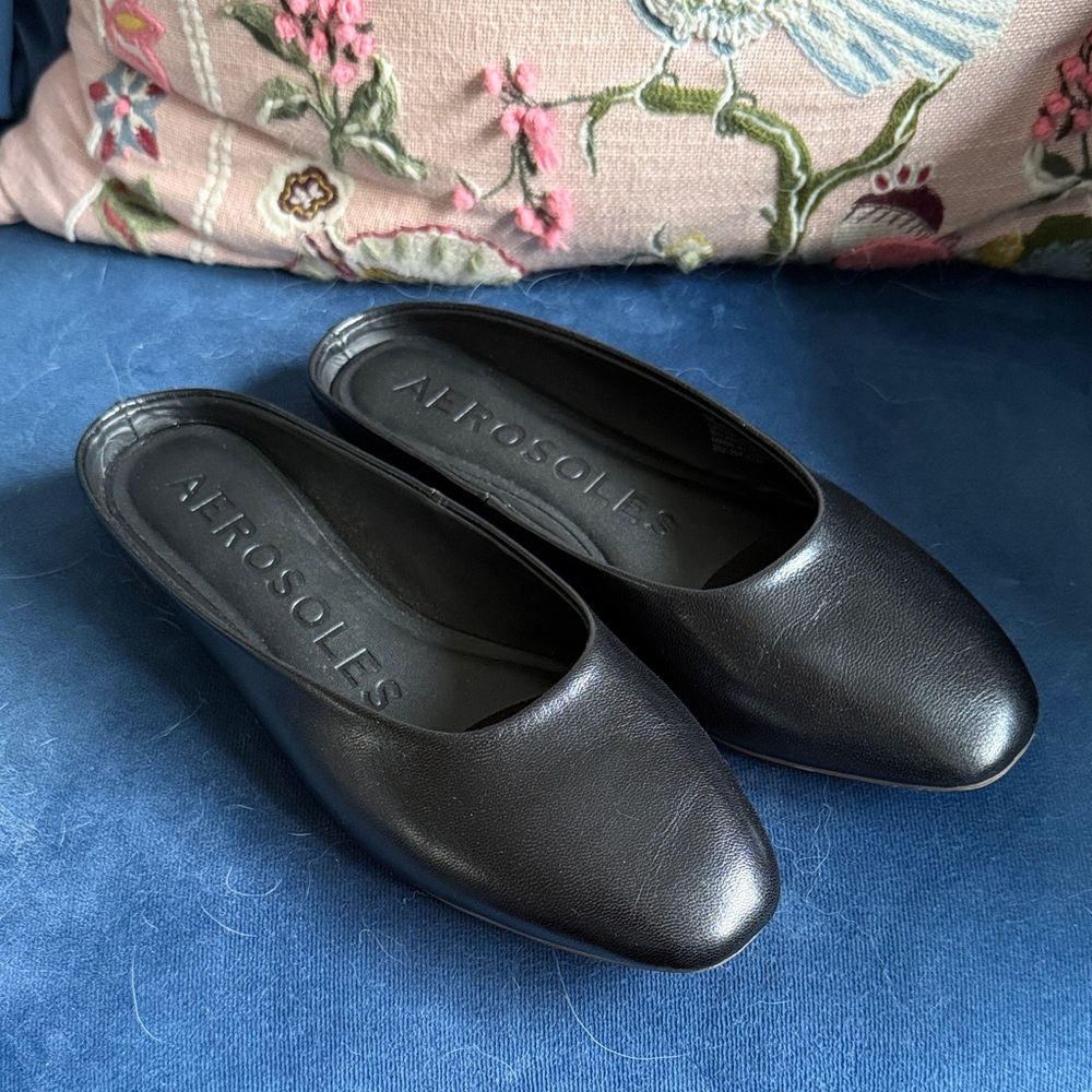 AEROSOLES Black Leather Slip-On Mules